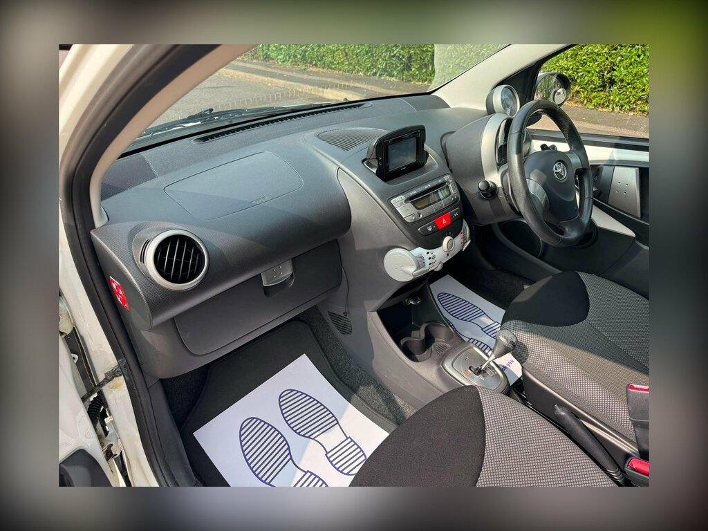 Toyota Aygo Hatchback Orange #20