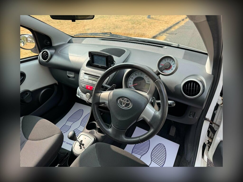 Toyota Aygo Hatchback Orange #18