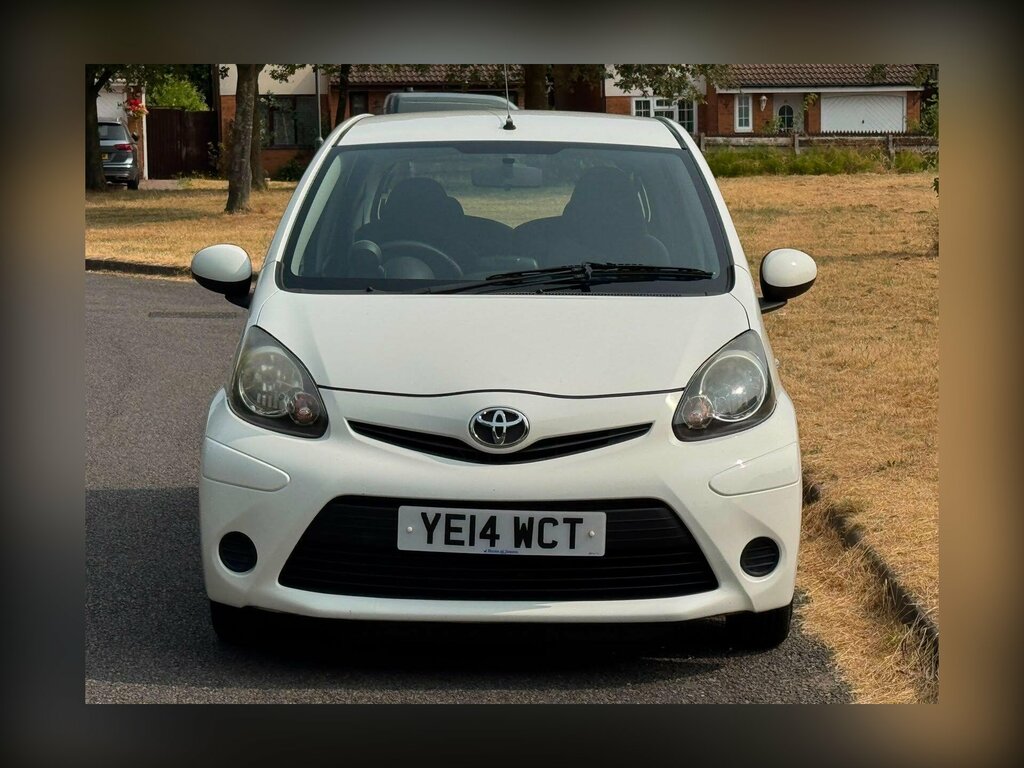 Toyota Aygo Hatchback Orange #7