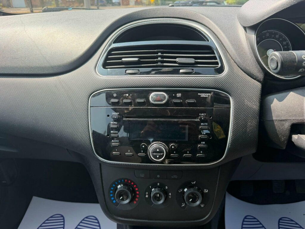 Fiat Punto 1.2 Pop White #16
