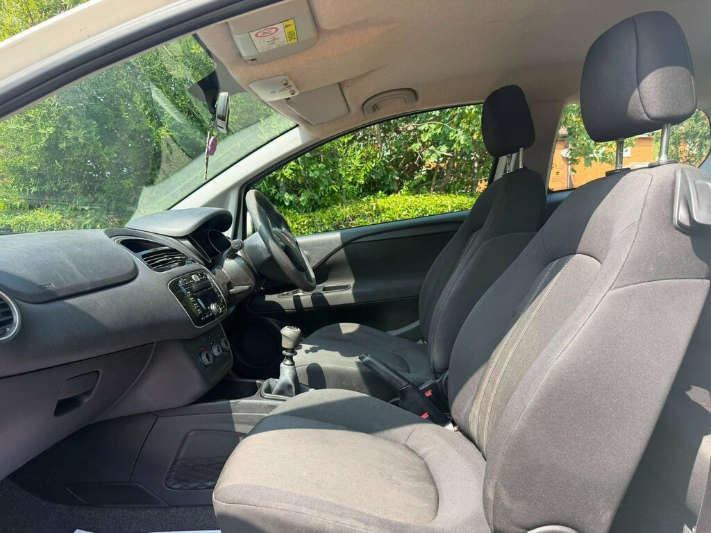 Fiat Punto 1.2 Pop White #22