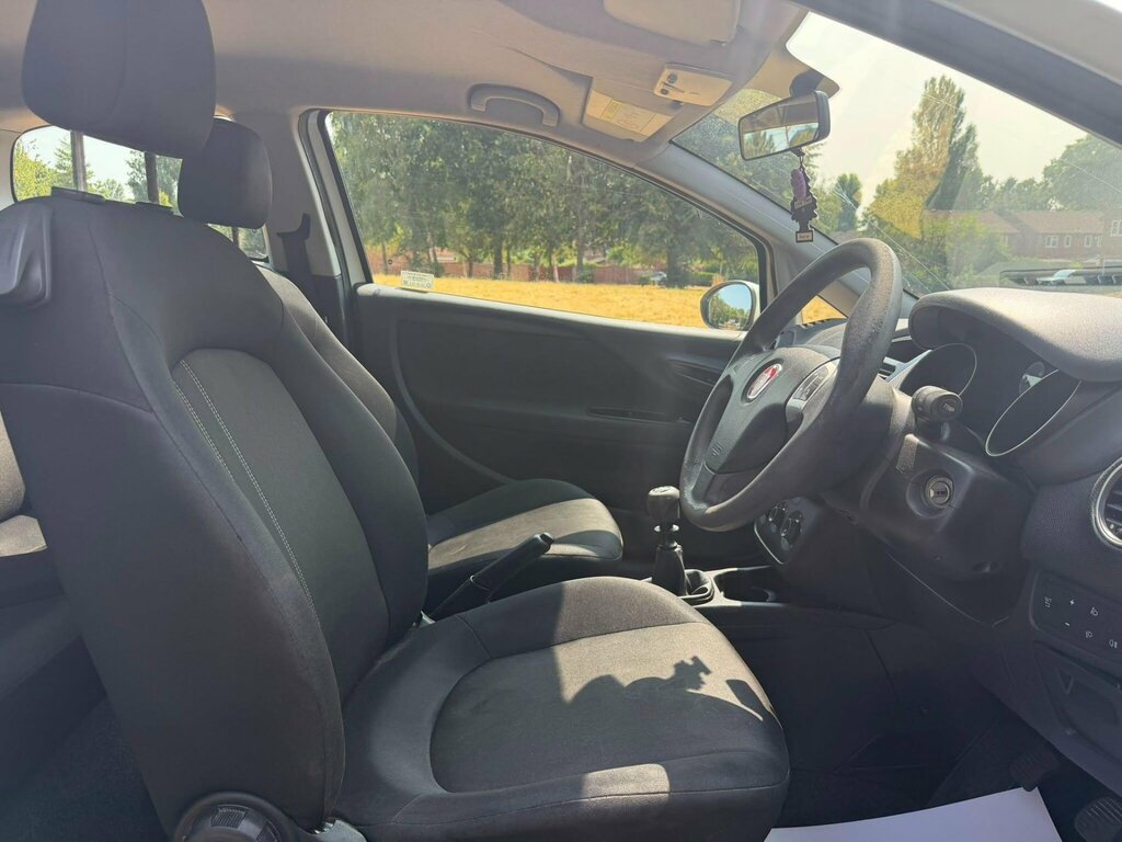 Fiat Punto 1.2 Pop White #19