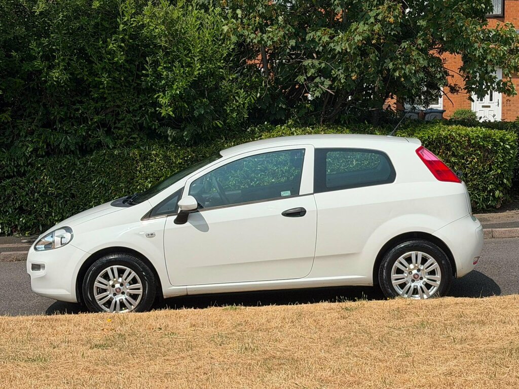 Fiat Punto 1.2 Pop Euro 6 White #4