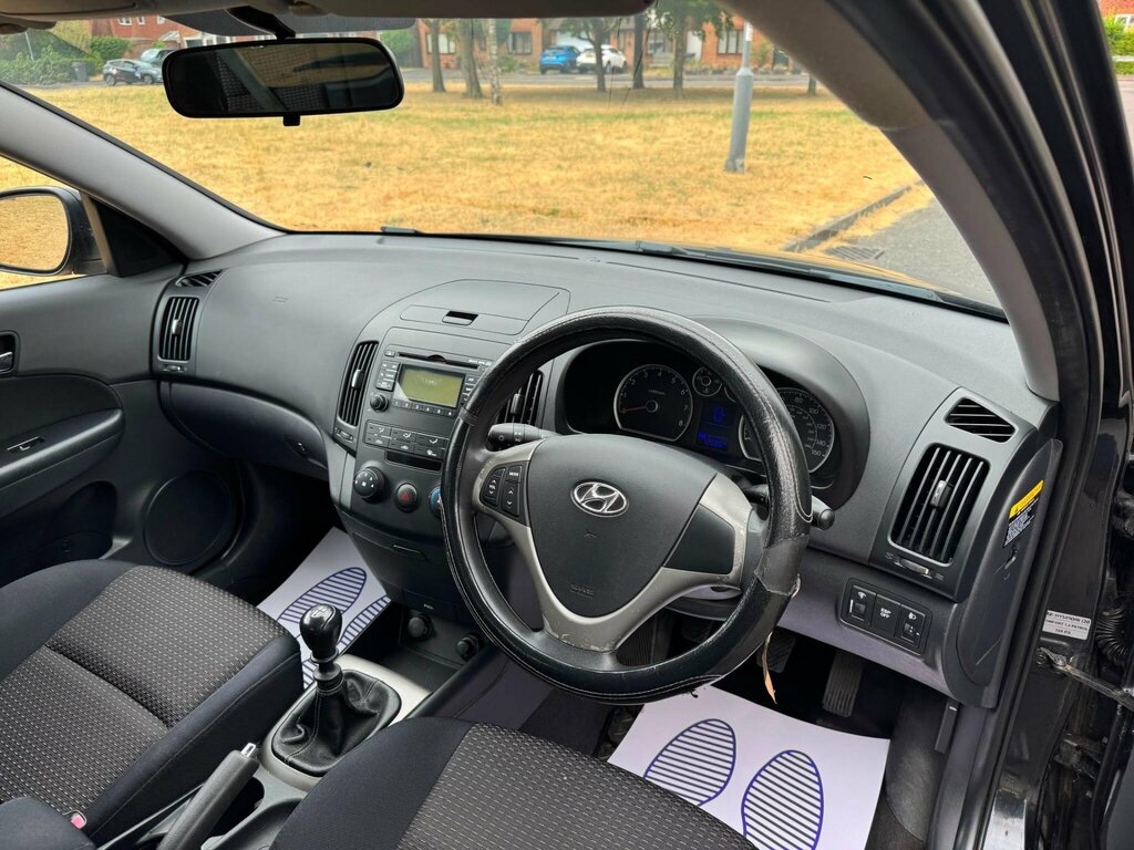 Hyundai I30 1.4 Es 2009 Black #18