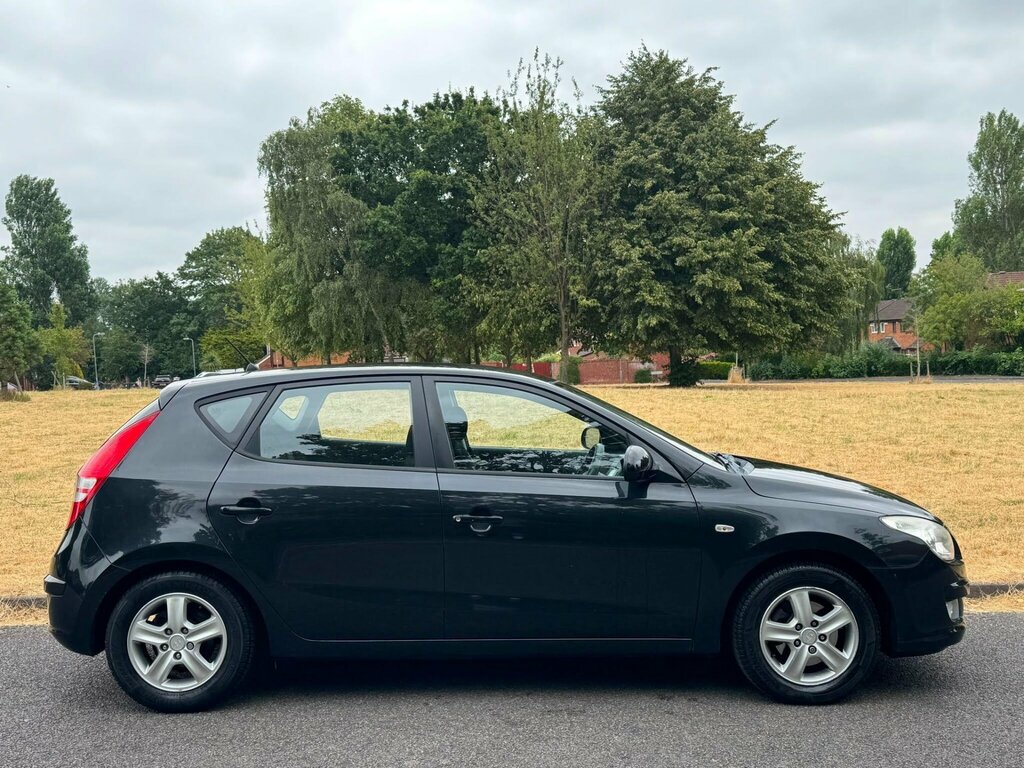 Hyundai I30 1.4 Comfort Euro 4 Black #4