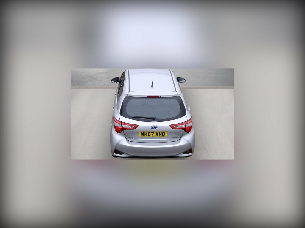 Toyota Yaris Icon Red #2