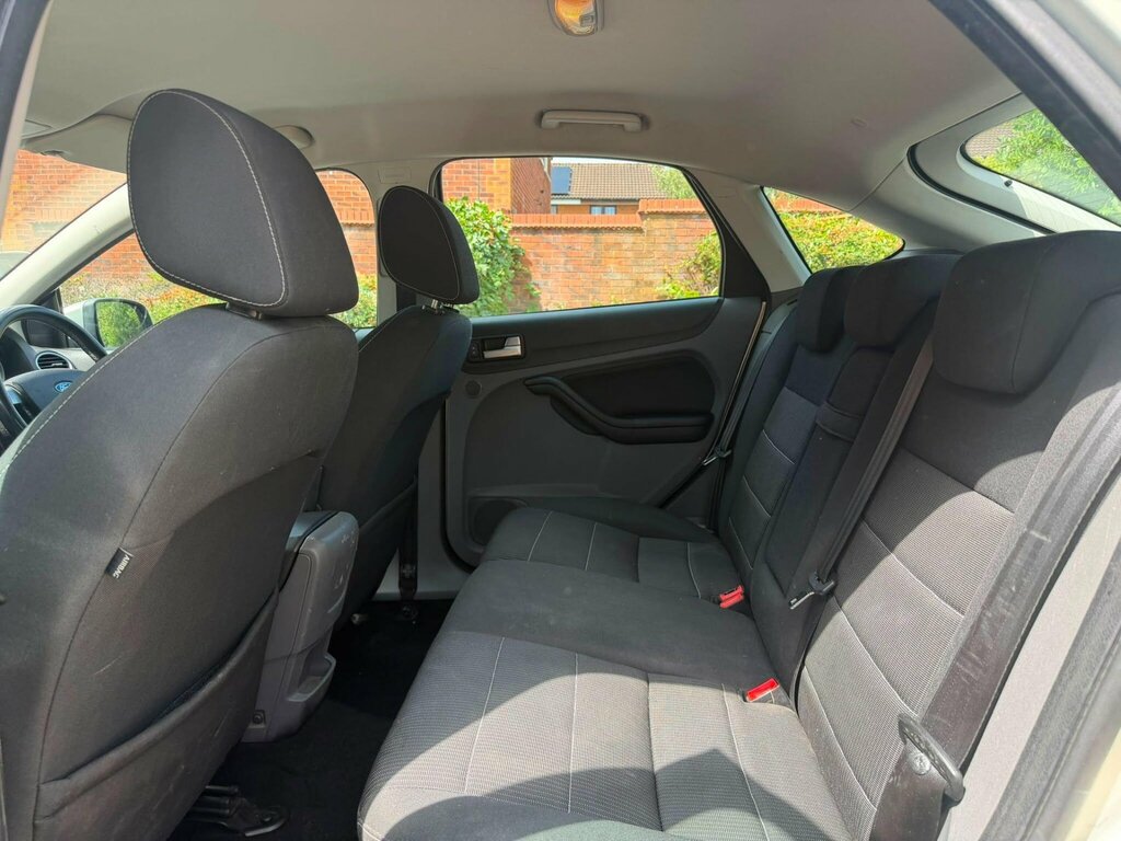 Ford Focus 1.6 Tdci Dpf Titanium Estate Black #23