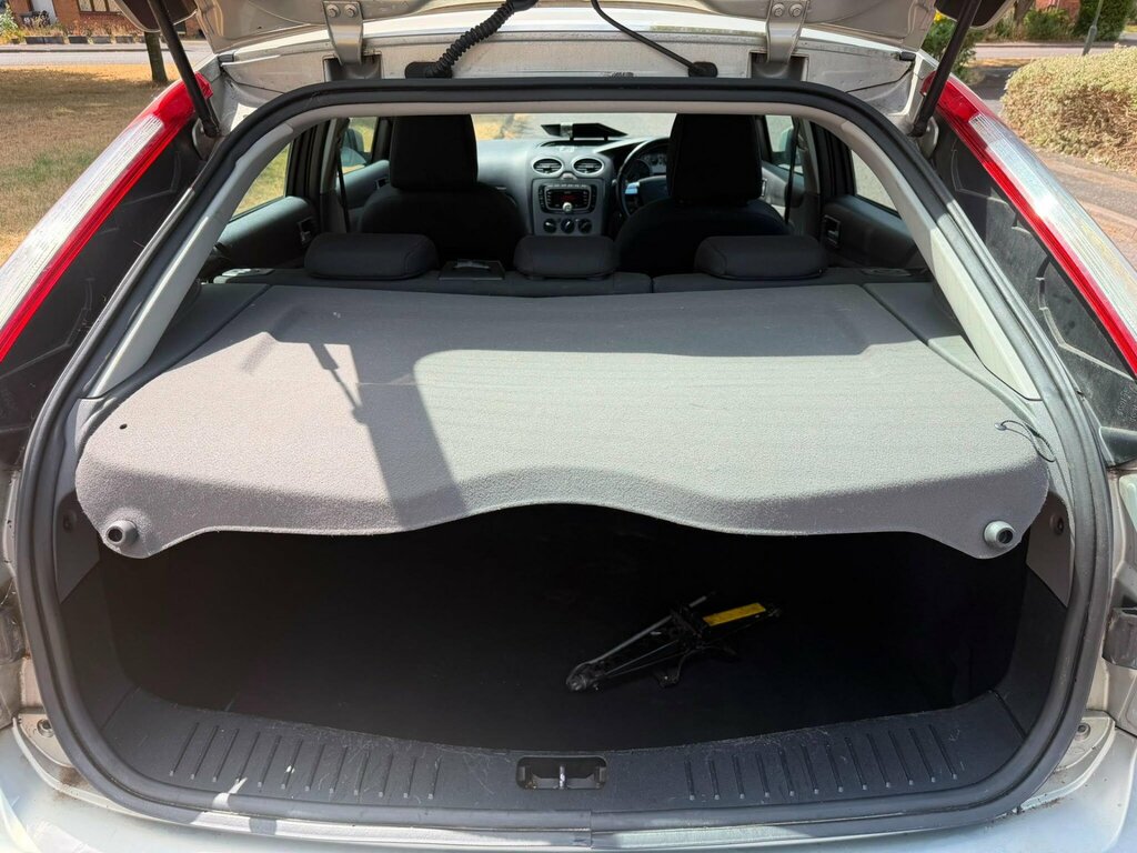 Ford Focus 1.6 Tdci Dpf Titanium Estate Black #9