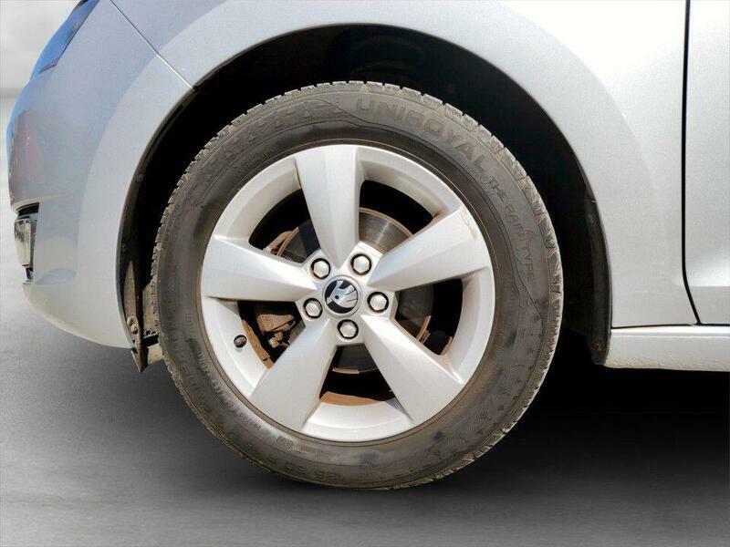 Skoda Rapid Spaceback 1.6 Tdi Se White #11