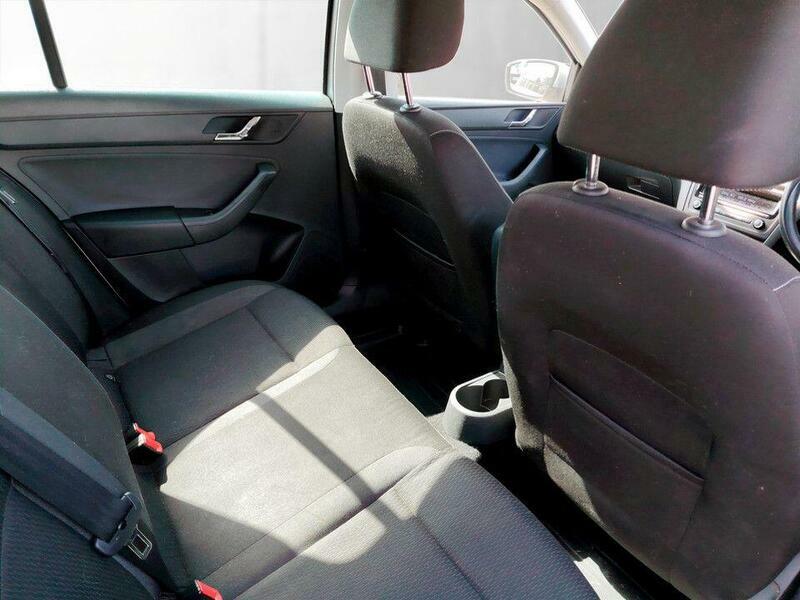 Skoda Rapid Spaceback 1.6 Tdi Se White #21