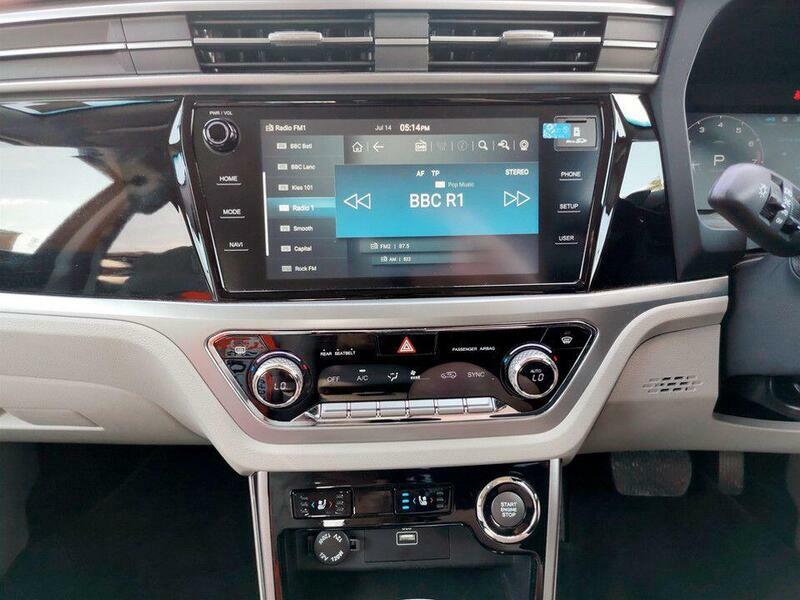 SsangYong Korando Ultimate White #14