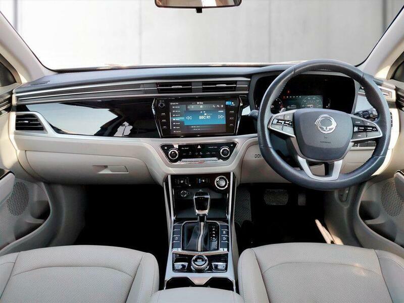 SsangYong Korando Ultimate White #9