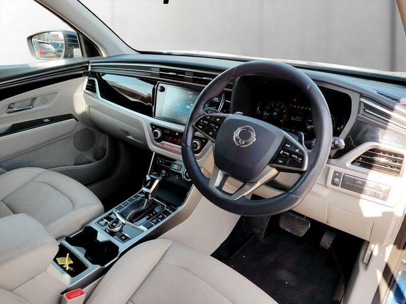 SsangYong Korando Ultimate White #13