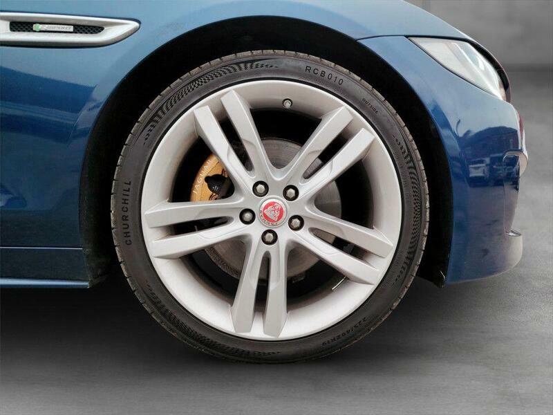Jaguar XE Xe Prestige D Red #11
