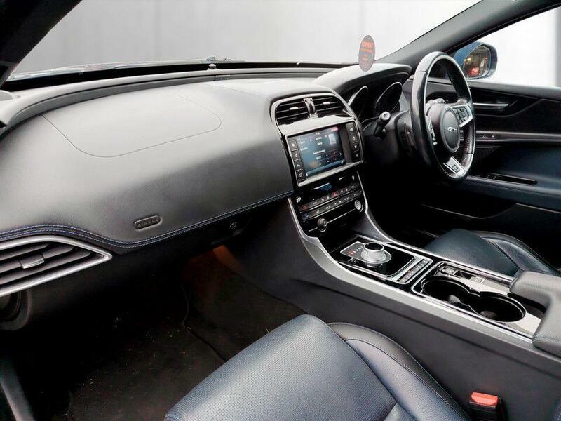Jaguar XE Xe Prestige D Red #12