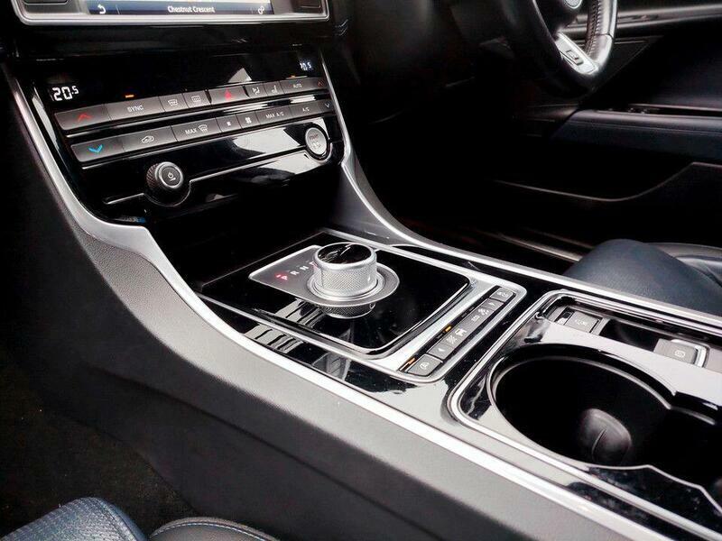 Jaguar XE Xe Prestige D Red #19