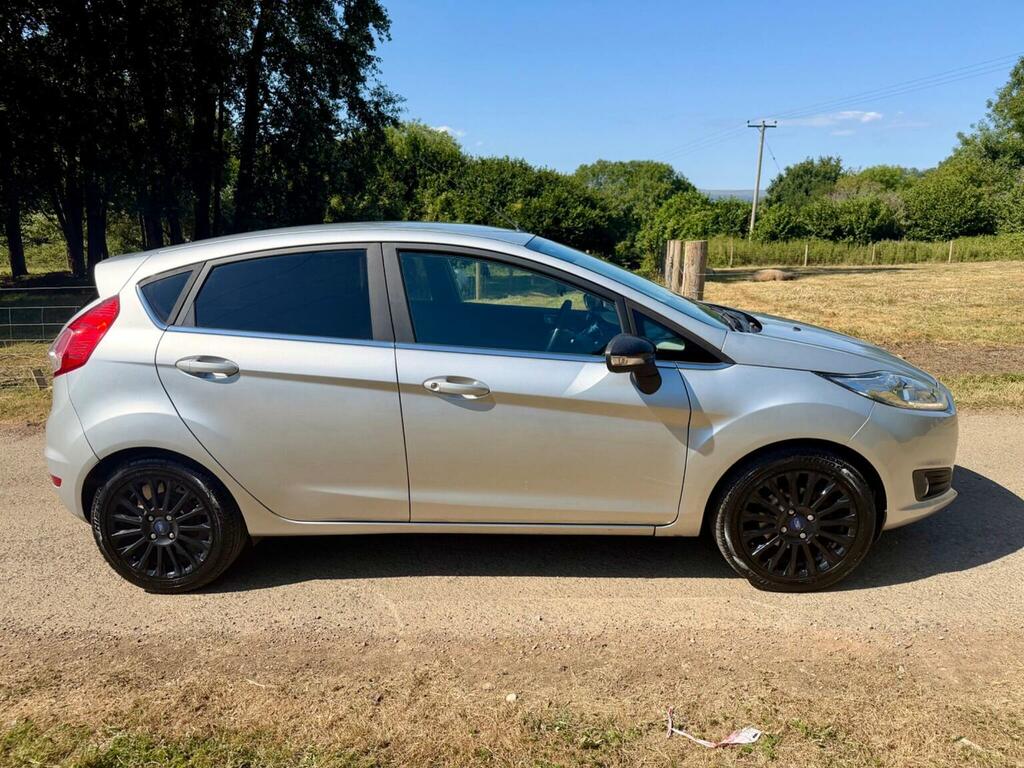Ford Fiesta 1.5 Tdci Titanium Euro 5 2014 WA14XTK Silver #4