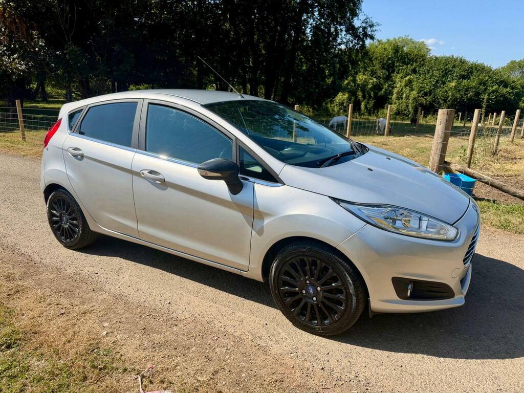 Ford Fiesta 1.5 Tdci Titanium Euro 5 2014 WA14XTK Silver #2