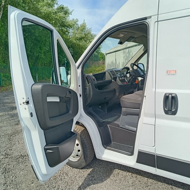 Peugeot Boxer Panel Van White #11