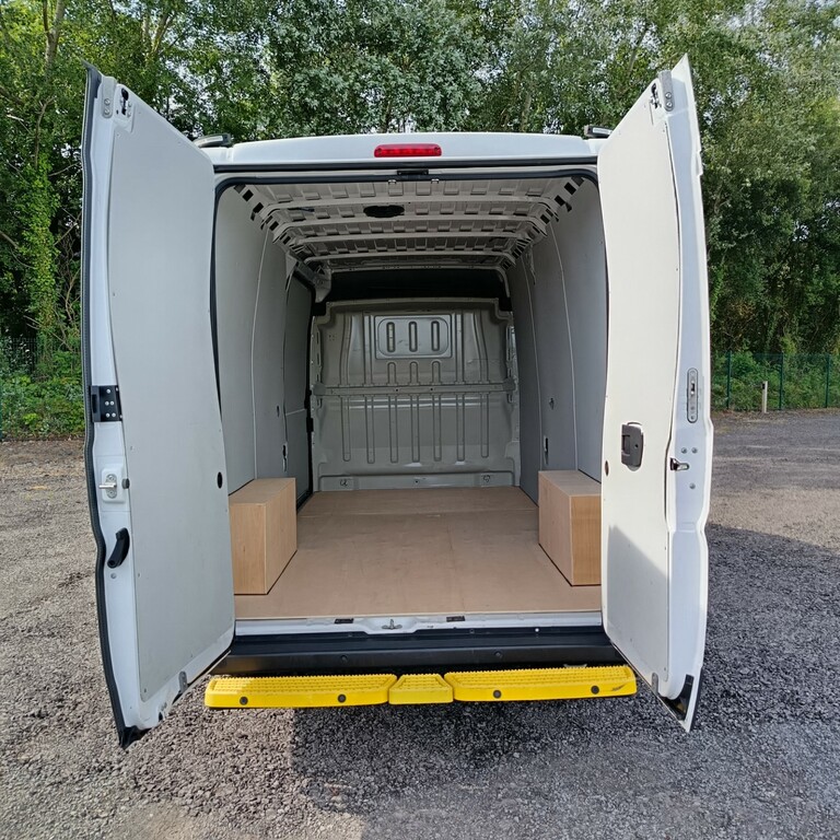 Peugeot Boxer Panel Van White #9