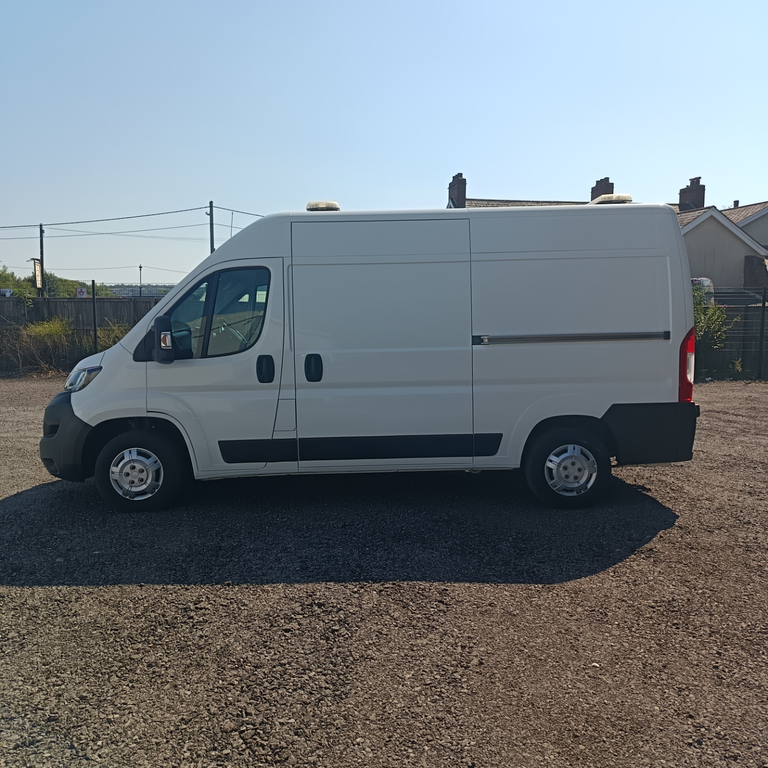 Peugeot Boxer Diesel White #4