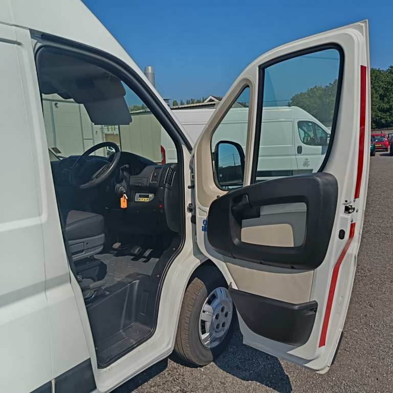 Peugeot Boxer Diesel White #14