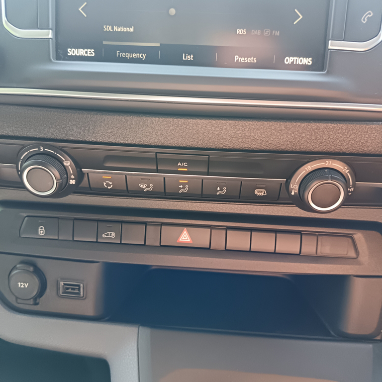 Vauxhall Vivaro 2.0 L2h1 3100 Dynamic Ss 121 Bhp Black #19