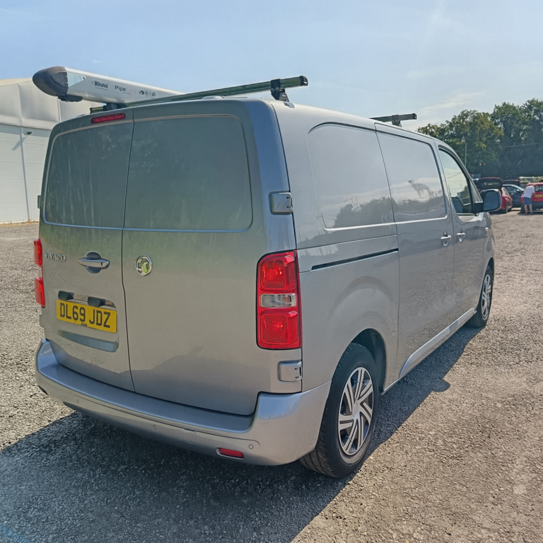 Vauxhall Vivaro 2.0 L2h1 3100 Dynamic Ss 121 Bhp Black #7