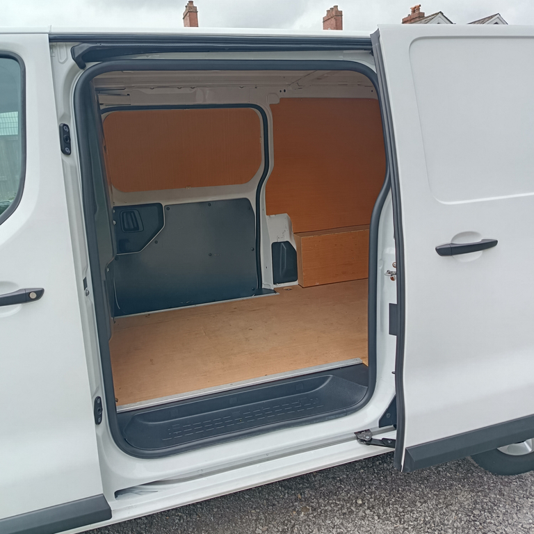 Vauxhall Vivaro 3100 2.0D 180 L2 H1 Elite Grey #11