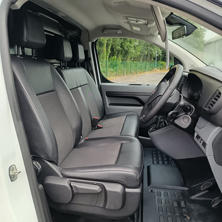 Vauxhall Vivaro 3100 2.0D 180 L2 H1 Elite Grey #16