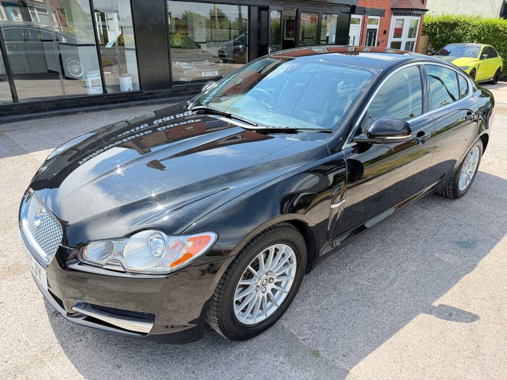 Jaguar XF Luxury Black