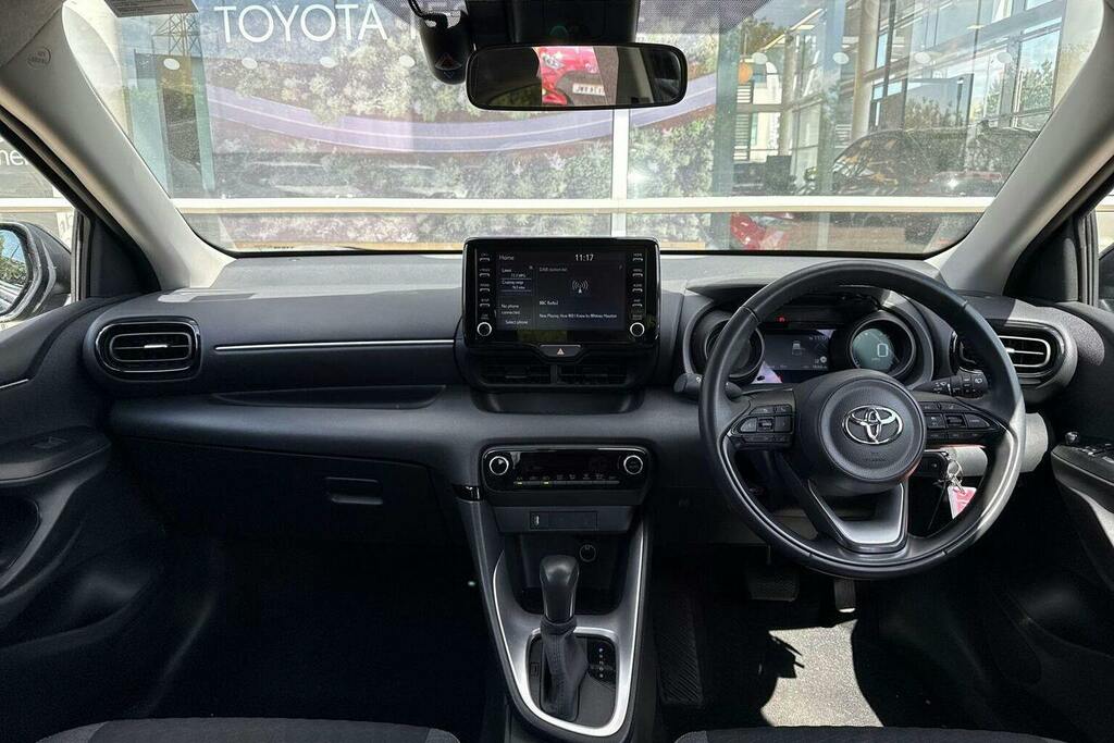 Toyota Yaris 1.5 Vvt H Design Hatchback Hybrid E Cvt GY73CHF Black #6