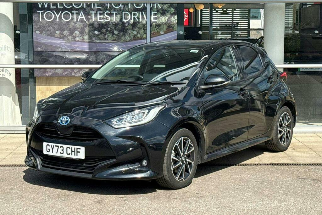 Toyota Yaris 1.5 Vvt H Design Hatchback Hybrid E Cvt GY73CHF Black #3