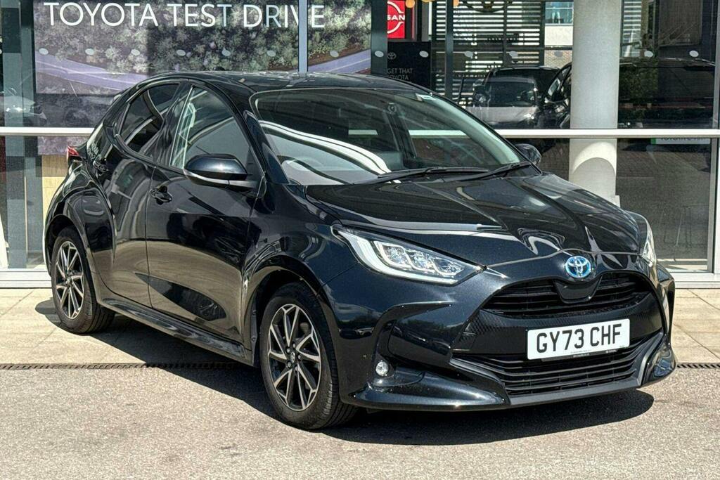 Toyota Yaris 1.5 Vvt H Design Hatchback Hybrid E Cvt GY73CHF Black