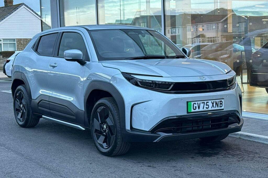 Toyota Urban Cruiser 61Kwh Design Suv Blue