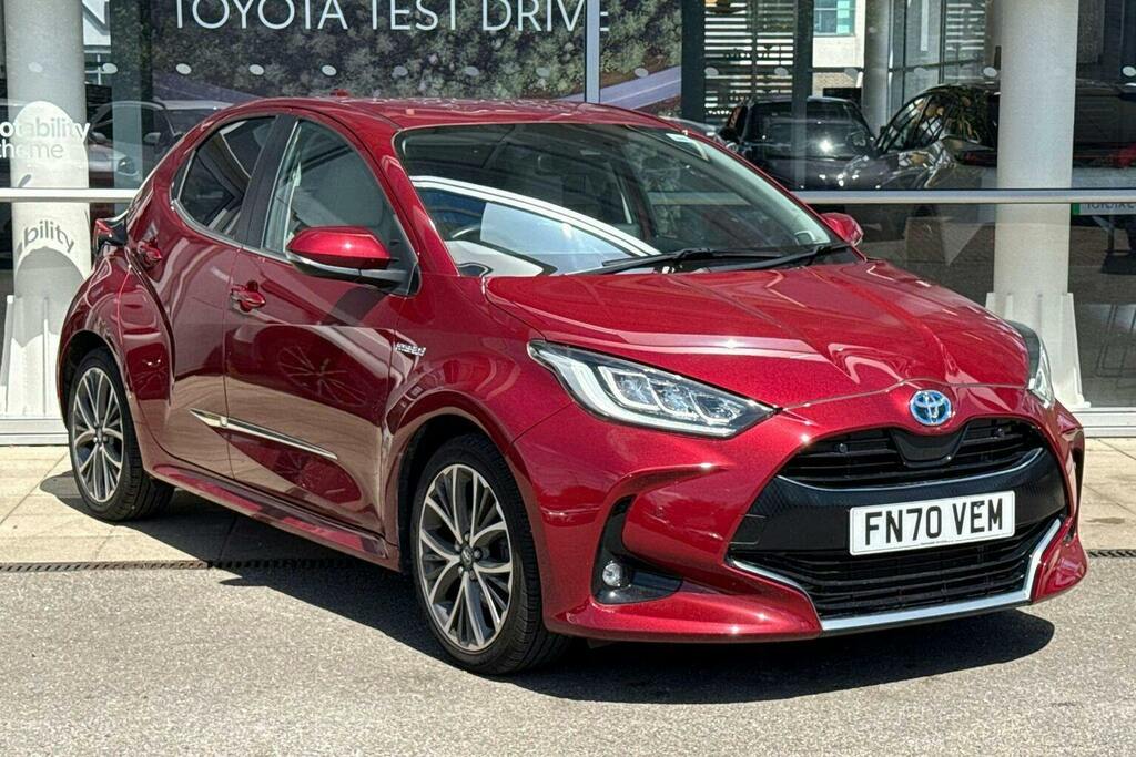 Toyota Yaris 1.5 Vvt H Excel Hatchback Hybrid E Cvt Red
