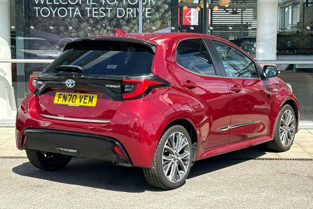 Toyota Yaris 1.5 Vvt H Excel Hatchback Hybrid E Cvt Red #2