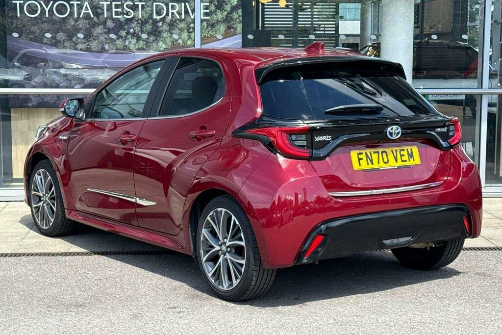 Toyota Yaris 1.5 Vvt H Excel Hatchback Hybrid E Cvt Red #4