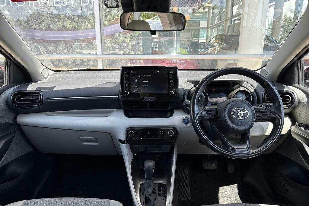 Toyota Yaris 1.5 Vvt H Excel Hatchback Hybrid E Cvt Red #6