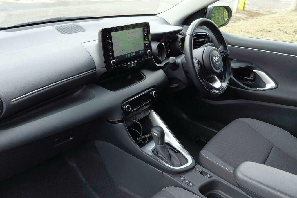 Toyota Yaris 1.5 Vvt H Design Hatchback Hybrid E Cvt AR23EMJ Silver #5