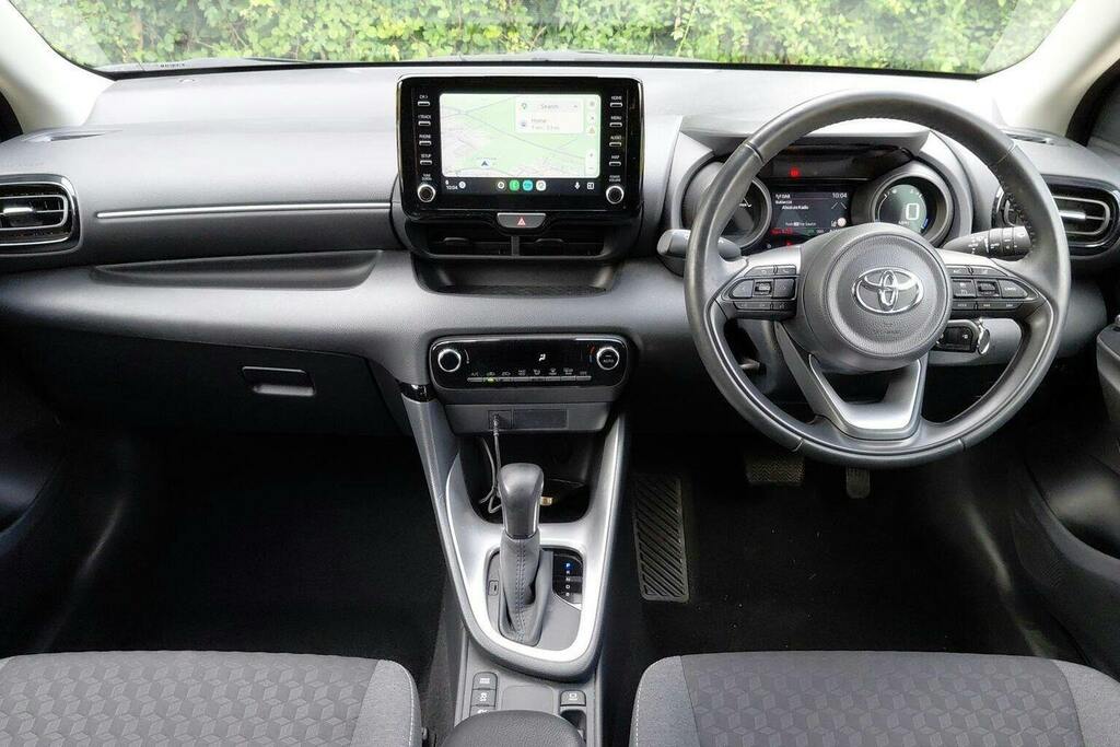 Toyota Yaris 1.5 Vvt H Design Hatchback Hybrid E Cvt AR23EMJ Silver #6