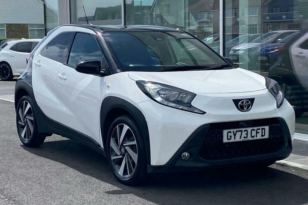 Toyota Aygo X 1.0 Vvt I Edge Hatchback White