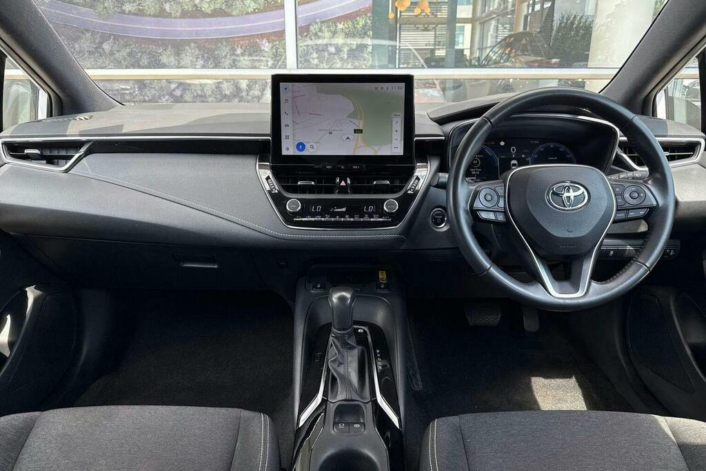 Toyota Corolla 1.8 Vvt H Icon Touring Sports Hybrid Cv White #6