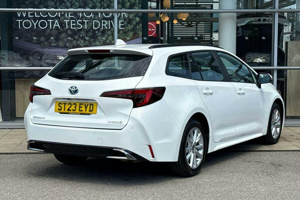 Toyota Corolla 1.8 Vvt H Icon Touring Sports Hybrid Cv White #2