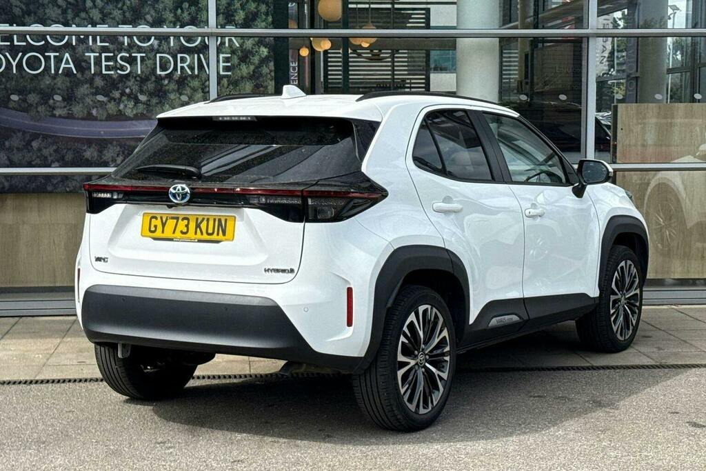 Toyota Yaris Cross 1.5 Vvt H Excel Suv Hybrid E Cvt GY73KUN White #2