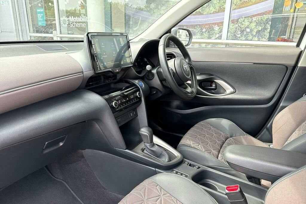 Toyota Yaris Cross 1.5 Vvt H Excel Suv Hybrid E Cvt GY73KUN White #5