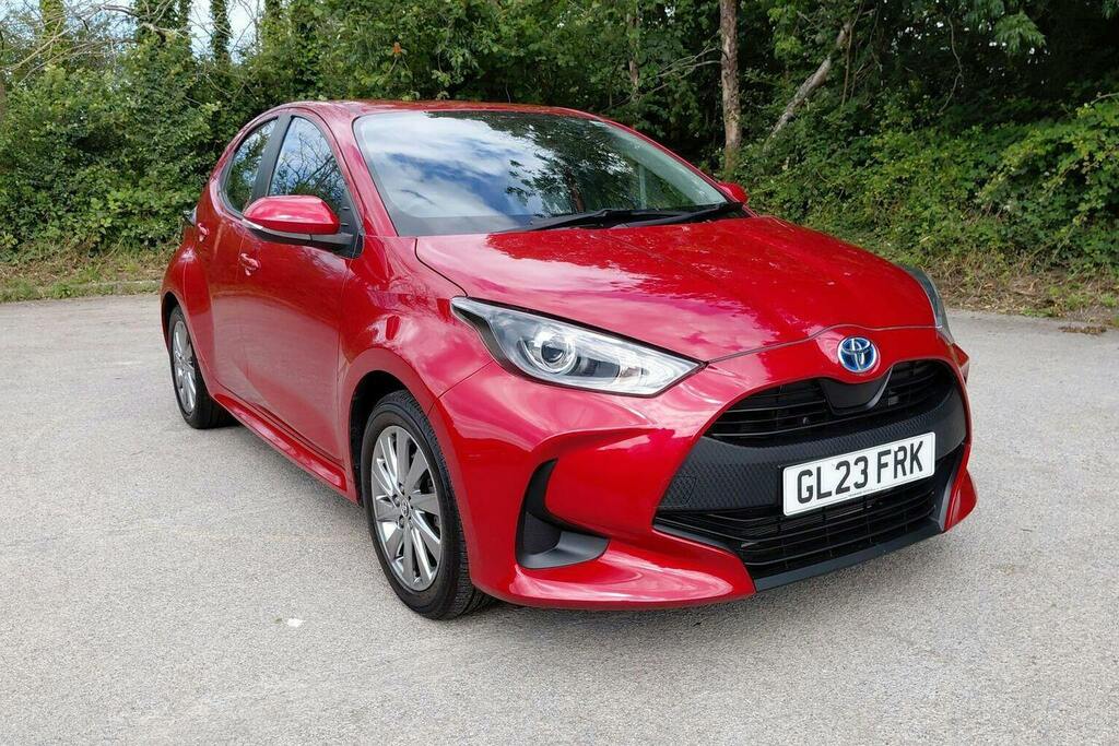 Toyota Yaris 1.5 Vvt H Icon Hatchback Hybrid E Cvt Red