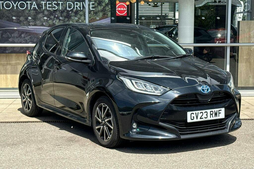 Toyota Yaris 1.5 Vvt H Design Hatchback Hybrid E Cvt GV23RWF Black