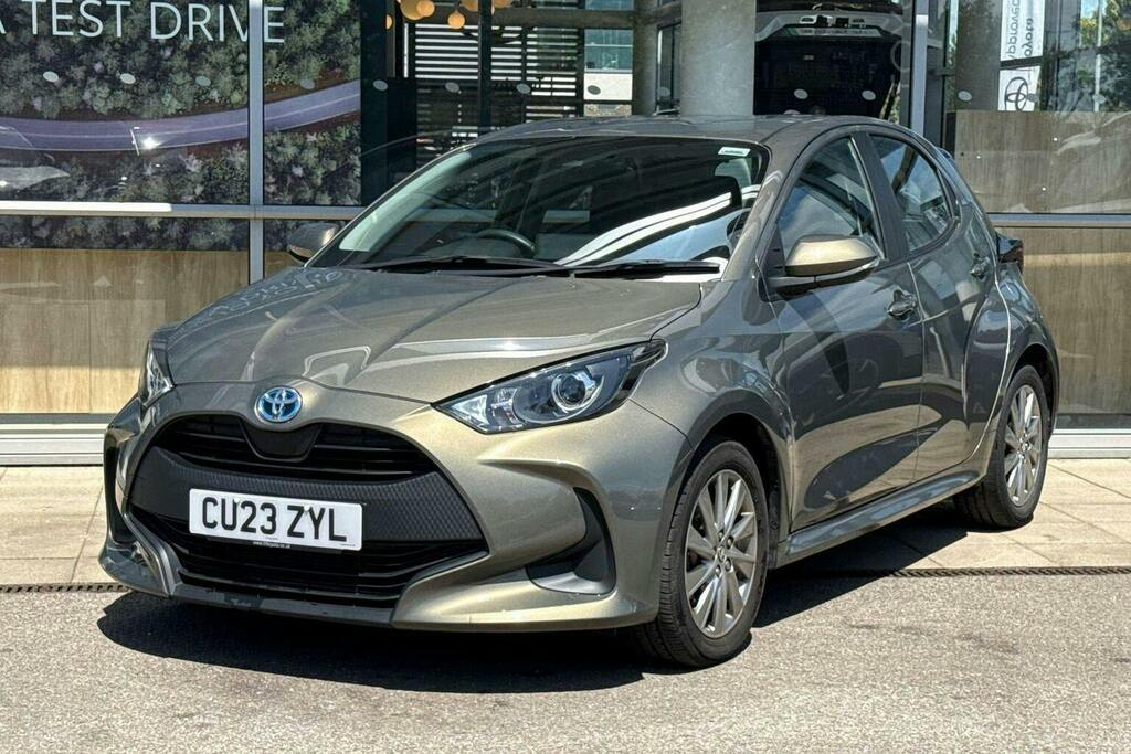 Toyota Yaris 1.5 Vvt H Icon Hatchback Hybrid E Cvt CU23ZYL Brown #3