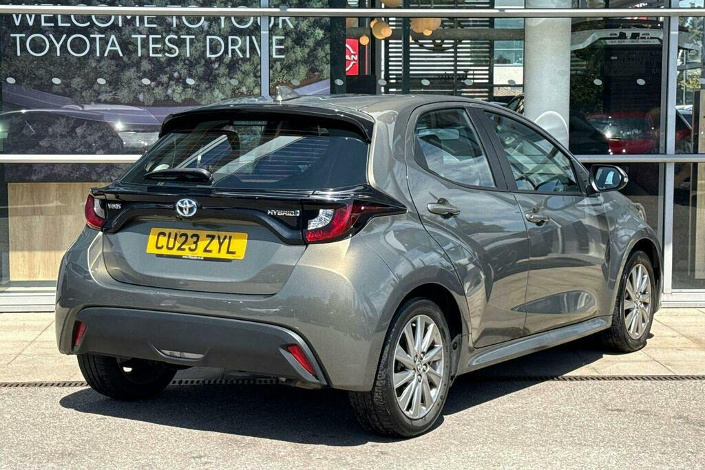 Toyota Yaris 1.5 Vvt H Icon Hatchback Hybrid E Cvt CU23ZYL Brown #2